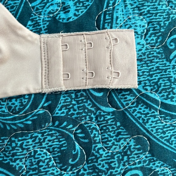 Bra by Bali - 36C - Picture 3 of 5